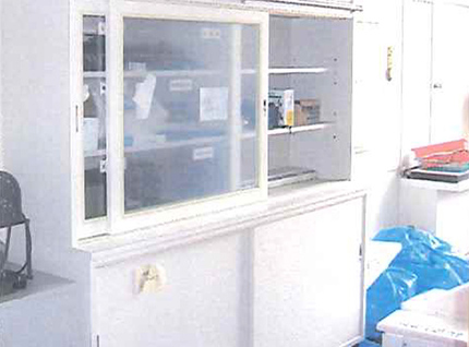 理科室器械戸棚