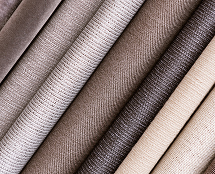 椅子張替え生地選び｜アイエム家具工房池町木工所の画像