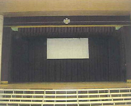 体育館の舞台幕