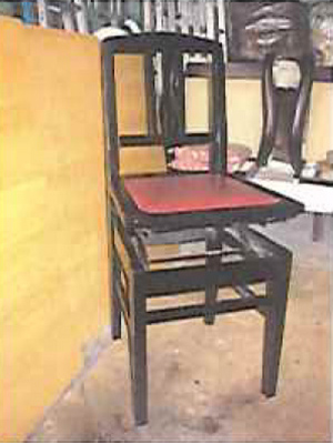 ピアノの椅子の張替え